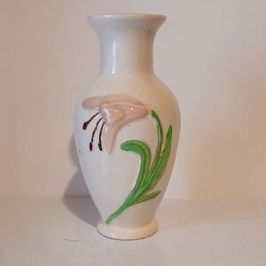 Vintage 40s Hull Pottery Cream Vase with Floral Design